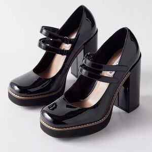 Steve Madden Mary Jane Patent Leather Platform Pump